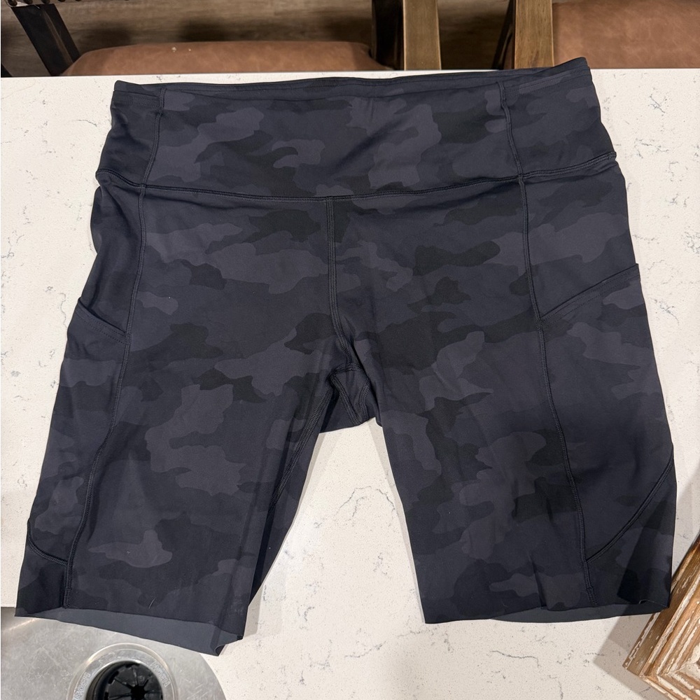 Lululemon Camo Biker Short - Size 14